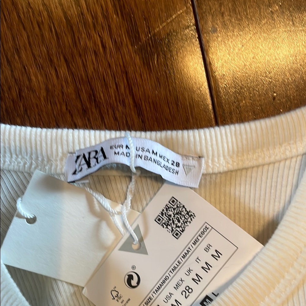 Zara Ruched Tank Top - Picture 3 of 4